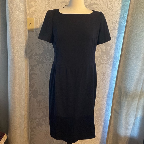 Louis Feraud knee length virgin wool  short sleeves dress size 12 - Picture 1 of 11